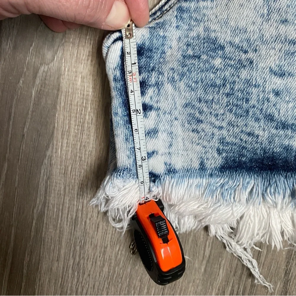Risen Jean Cutoff Shorts - Picture 6 of 6